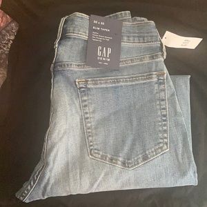 new tags. Men’s Gap slim taper soft wear  denim.